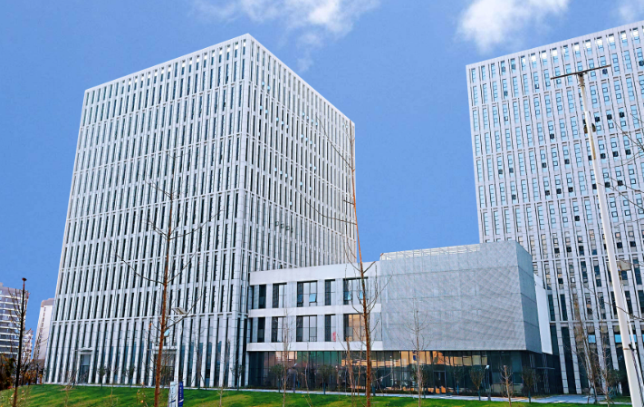 上海陆豪建筑装饰工程有限公司幕墙装饰施工技术要点与质量控制体系解析
