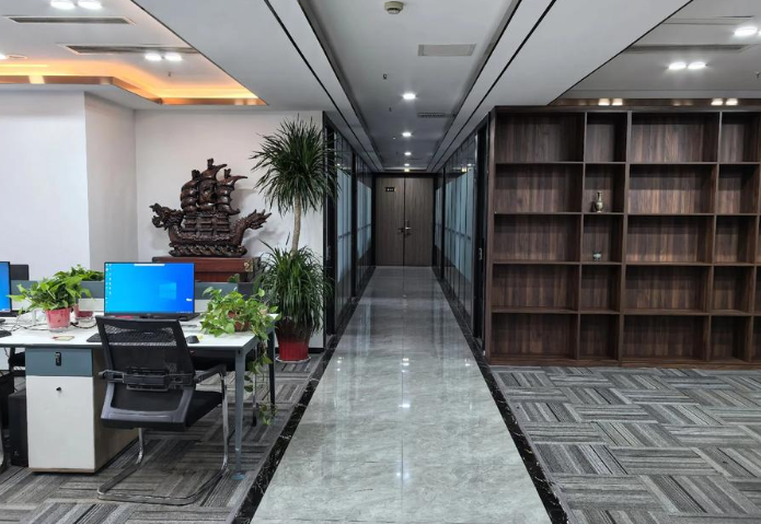 上海陆豪建筑装饰工程有限公司幕墙施工工艺对比：明框与隐框方案选型要点